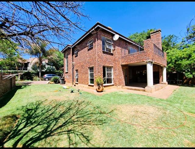 3 BEDROOM HOUSE FOR SALE IN ELDORAIGNE
